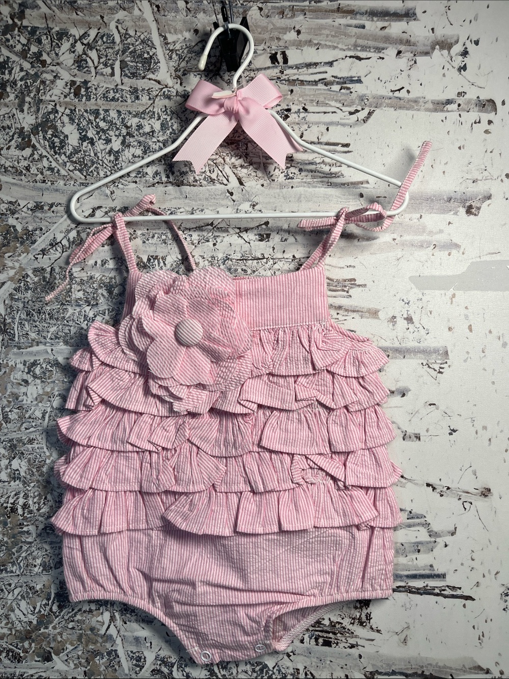 MUD PIE PINK WHITE STRIPED SEERSUCKER RUFFLED
ROMPER BUBBLE MUDPIE 0-6
MOS